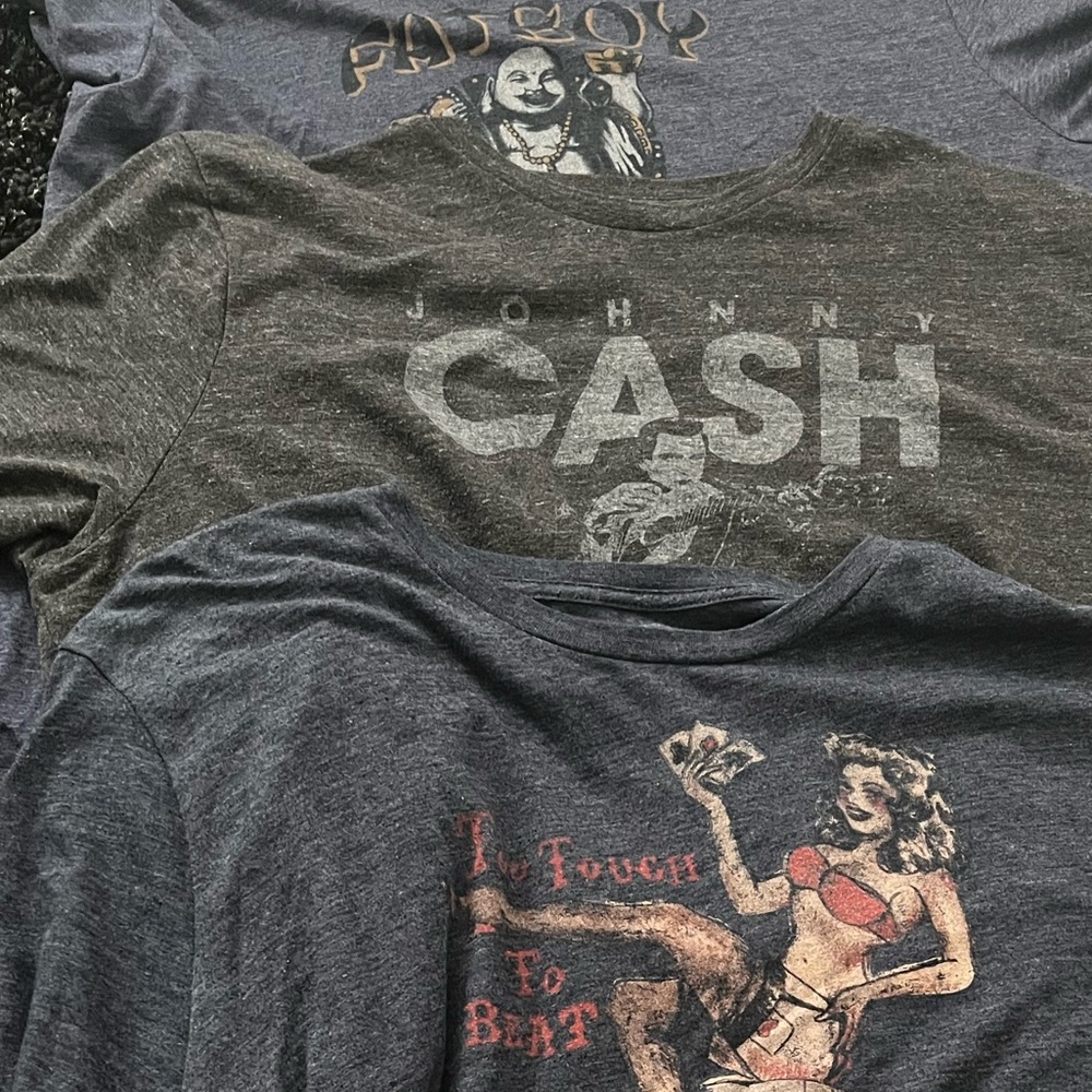 HUGE DEAL. 5 lbs of men’s size XXL clothing